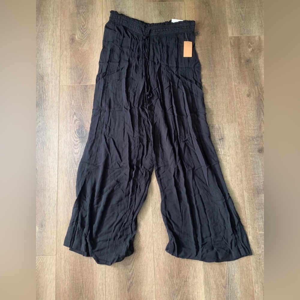 Wide leg pants
